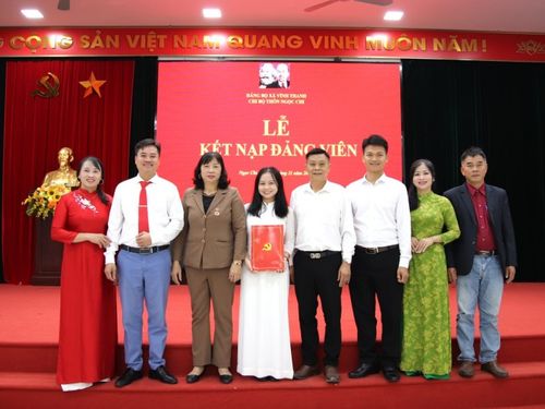 Chi bộ thôn Ngọc Chi, xã Vĩnh Thanh, Hà Nội sinh hoạt thường kỳ tháng 11/2025
