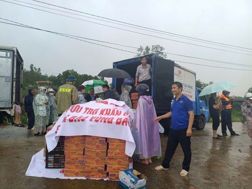 Saigon Co.op tập trung nguồn lực bảo đảm thực phẩm thiết yếu cùng miền Trung ứng phó với bão Kalmaegi
