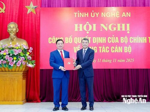 Đồng chí Nguyễn Khắc Thận giữ chức Bí thư Tỉnh ủy Nghệ An