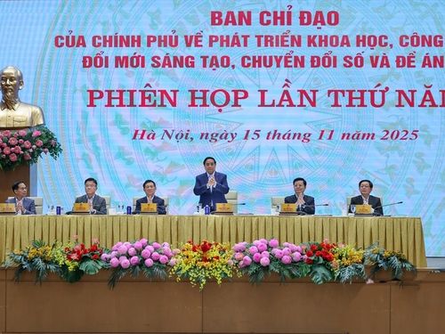 Thủ tướng: Dứt khoát cắt bỏ những thủ tục không cần thiết mà người dân vẫn phải làm