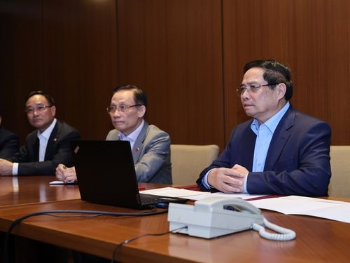 Thủ tướng: Huy động mọi lực lượng, bằng mọi cách cứu người trong mưa lũ