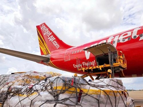 Vietjet hỗ trợ đổi vé miễn phí với khách bị ảnh hưởng bởi mưa lũ miền Trung