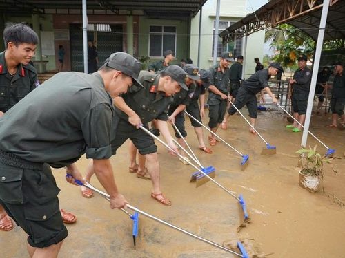 Tập trung khắc phục hậu quả, khôi phục sản xuất kinh doanh, ổn định đời sống Nhân dân sau mưa lũ