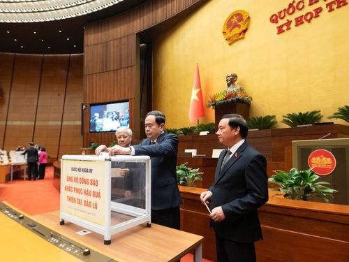 Quốc hội tổ chức quyên góp ủng hộ đồng bào khắc phục hậu quả thiên tai, mưa lũ
