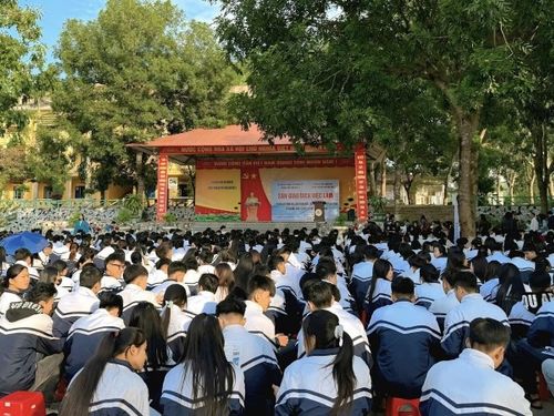 Trung tâm Dịch vụ việc làm Thanh Hóa tổ chức Sàn giao dịch việc làm, mở rộng cơ hội hướng nghiệp cho học sinh THPT