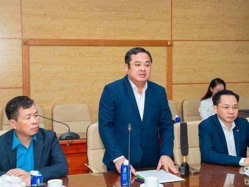 Vinachem cam kết tài trợ toàn bộ hóa chất khử khuẩn và xử lý nguồn nước sau mưa lũ cho các tỉnh miền Trung, Tây Nguyên