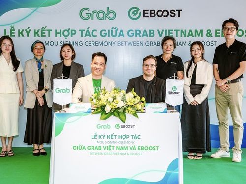Grab hợp tác EBOOST mở rộng sử dụng xe điện tại Việt Nam