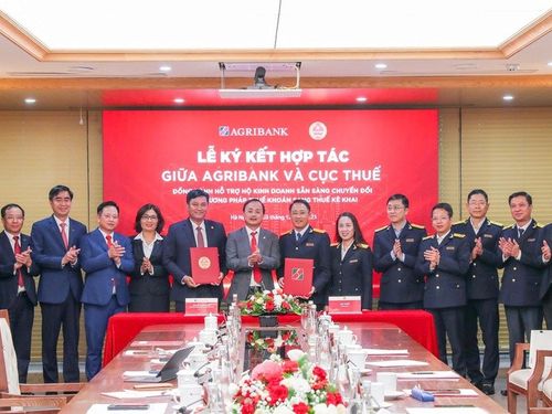 Agribank ‘bắt tay’ ngành Thuế, tăng tốc hỗ trợ hộ kinh doanh chuyển đổi