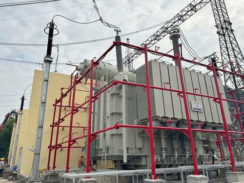 Đóng điện dự án Nâng công suất trạm biến áp 500 kV Hòa Bình