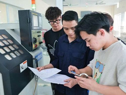 Trường Đại học Sao Đỏ – Kiến tạo nguồn nhân lực cho sự nghiệp công nghiệp hóa, hiện đại hóa đất nước