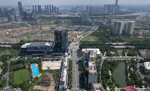 Thị trường căn hộ TP.HCM chững lại, giá bán bắt đầu giảm