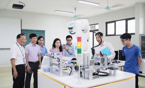 Học bổng tới 84 triệu đồng/năm cho sinh viên công nghệ chiến lược, bán dẫn: ‘Đòn bẩy’ mới cho cuộc đua nhân lực chất lượng cao