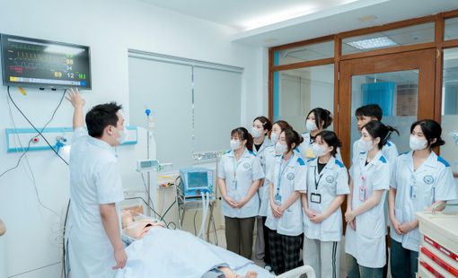 KHỐI NGÀNH SỨC KHỎE TẠI TRƯỜNG ĐẠI HỌC CÔNG NGHỆ ĐÔNG Á TRONG CHIẾN LƯỢC NÂNG CAO CHẤT LƯỢNG ĐÀO TẠO THỰC HÀNH