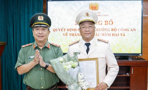 Thăng cấp bậc hàm Đại tá đối với TS. Nguyễn Đăng Khang – Phó Tổng Biên tập Báo Đại Đoàn Kết