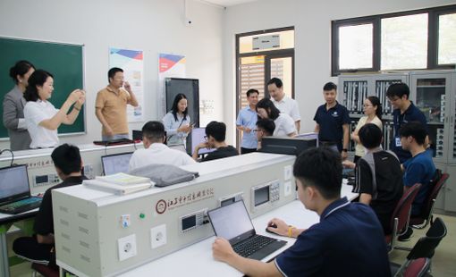 Hơn 20 ngành, nhóm ngành đại học được miễn học phí, có ngành nhận hỗ trợ hơn 5 triệu đồng/tháng