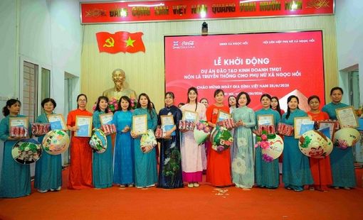 Coca-Cola Việt Nam hỗ trợ làng nón Vĩnh Thịnh phát triển thương mại điện tử: Thúc đẩy sinh kế từ kinh tế số