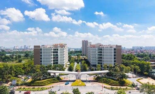 Không tăng 13% học phí, UEH tạo thêm điểm tựa tài chính cho sinh viên