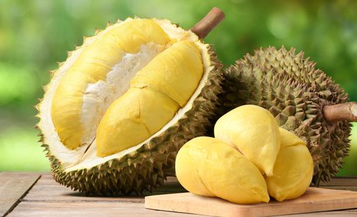 Giá sầu riêng hôm nay 14/8: Hàng đẹp cao nhất 85.000 đồng/kg, giá phân hóa mạnh theo vùng