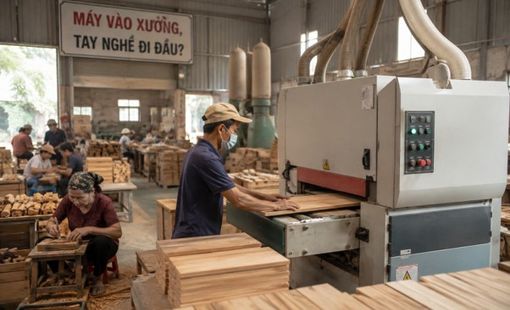 Máy vào xưởng, “tay nghề” đi đâu? Bài toán mới của làng nghề