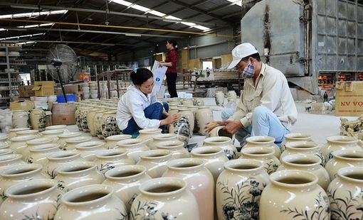 Làng nghề trước áp lực xanh hóa: Ai sẽ dẫn đầu cuộc chuyển đổi công nghiệp nông thôn?