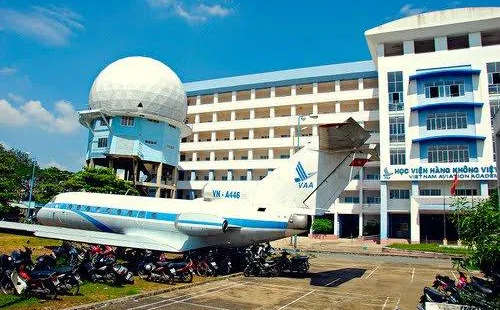 Điểm chuẩn Học viện Hàng không Việt Nam năm 2026: Có ngành giảm tới 6,5 điểm