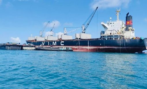 Huy động thêm tàu vận tải cỡ lớn chở dầu từ Vịnh Ba Tư về Việt Nam