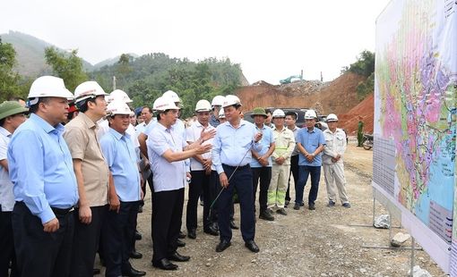 Tập trung máy móc, nhân lực để tăng tốc tiến độ 4 dự án cao tốc trọng điểm phía Bắc
