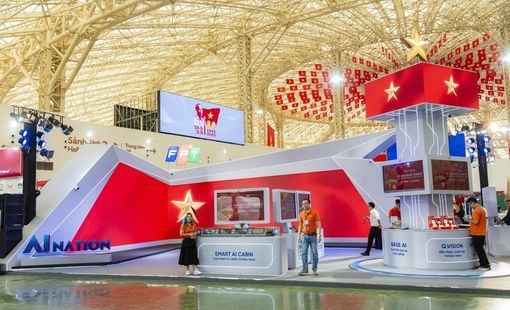 Trải nghiệm gian hàng 'Quốc gia AI' tại Triển lãm thành đất nước