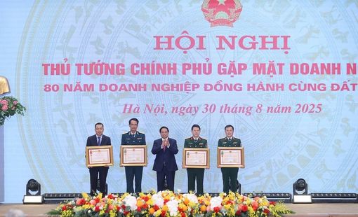 Tập đoàn Viettel đón nhận Huân chương Bảo vệ Tổ quốc hạng Nhất lần thứ hai