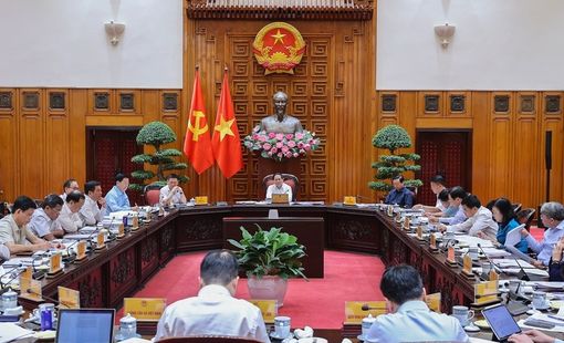 Thủ tướng: Tiếp tục đổi mới tư duy, cách làm trong đầu tư công, tập trung cho các dự án "xoay chuyển tình thế"