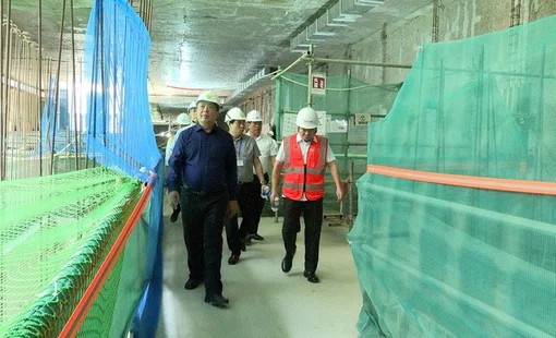 Bộ trưởng Xây dựng kiểm tra ga ngầm tuyến metro Nhổn – ga Hà Nội, yêu cầu đẩy nhanh tiến độ
