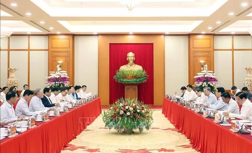 Bộ Chính trị làm việc với Ban Thường vụ Đảng ủy Chính phủ