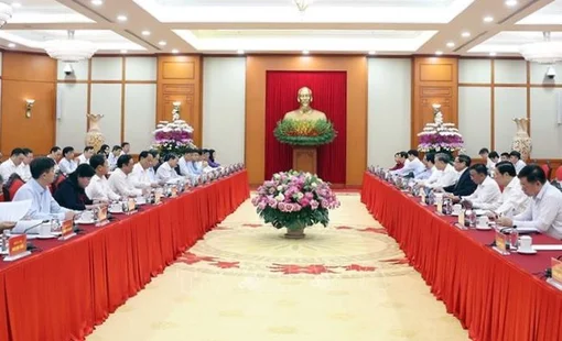 Bộ Chính trị làm việc với Ban Thường vụ Đảng ủy Quốc hội