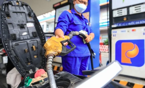 Giá xăng giảm