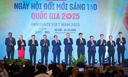 Ứng dụng AI, 'siêu cảng' SuperPort™ của T&T Group gây ấn tượng tại VIIE 2025