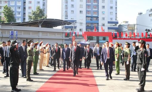 Tổng Bí thư Tô Lâm tham quan Triển lãm Thành tựu Báo chí - Xuất bản