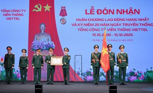 Viettel Telecom nhận Huân chương Lao động hạng Nhất