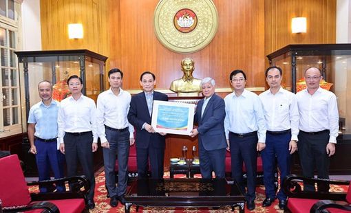 MTTQ Việt Nam tiếp nhận 12 tỷ đồng từ Bộ Ngoại giao và cộng đồng người Việt Nam ở nước ngoài ủng hộ đồng bào bị ảnh hưởng bởi bão lũ
