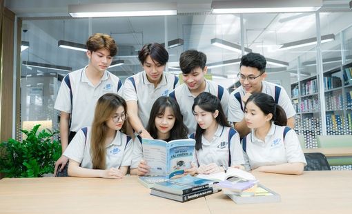 Bộ GD&ĐT tạm hoãn sắp xếp trường đại học, nghề nghiệp để chờ đề án mới