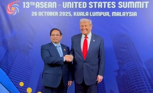 Thủ tướng Phạm Minh Chính gặp Tổng thống Hoa Kỳ Donald Trump