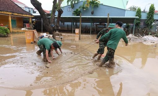 Thông báo Kết luận của Bộ Chính trị về khắc phục hậu quả bão số 12 và mưa, lũ