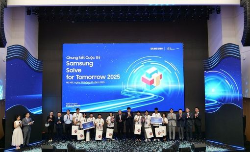 Trao giải "Samsung Solve for Tomorrow 2025" cho các học sinh xuất sắc giải bài toán xã hội bằng công nghệ