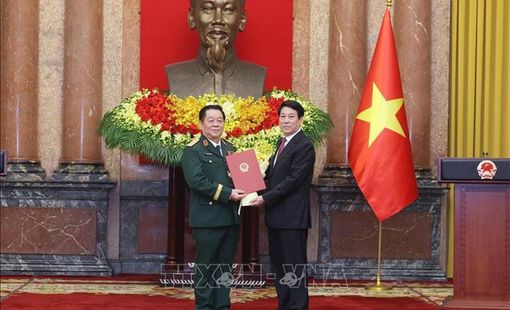 Trao quyết định bổ nhiệm Chủ nhiệm Tổng cục Chính trị và thăng quân hàm Đại tướng, Thượng tướng