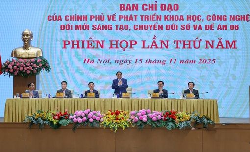 Thủ tướng: Dứt khoát cắt bỏ những thủ tục không cần thiết mà người dân vẫn phải làm