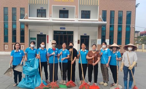 Thôn Ngọc Chi đồng loạt ra quân tổng vệ sinh môi trường