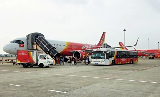Tỷ lệ đúng giờ tăng mạnh tại Tân Sơn Nhất sau khi Vietjet tự phục vụ mặt đất, tạo đà cho cao điểm cuối năm