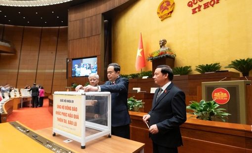 Quốc hội tổ chức quyên góp ủng hộ đồng bào khắc phục hậu quả thiên tai, mưa lũ