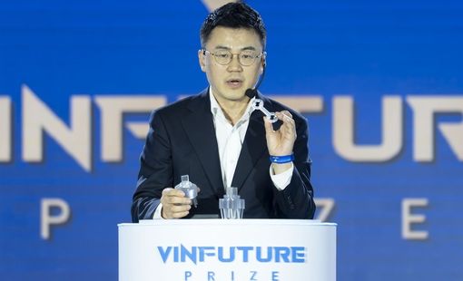 Khi khoa học truyền cảm hứng: Bốn câu chuyện đổi mới chạm tới trái tim tại VinFuture