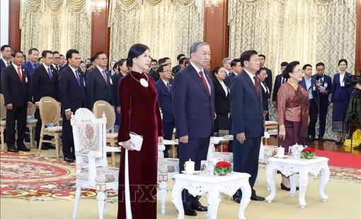 Tổng Bí thư Tô Lâm nhận Huân chương Vàng Quốc gia của Nhà nước Lào