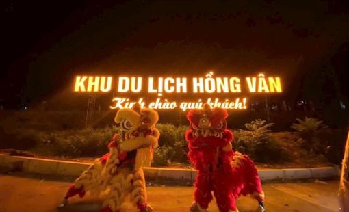 Đẩy mạnh tái cơ cấu nông nghiệp gắn với phát triển du lịch xanh tại làng nghề hoa cây cảnh Hồng Vân